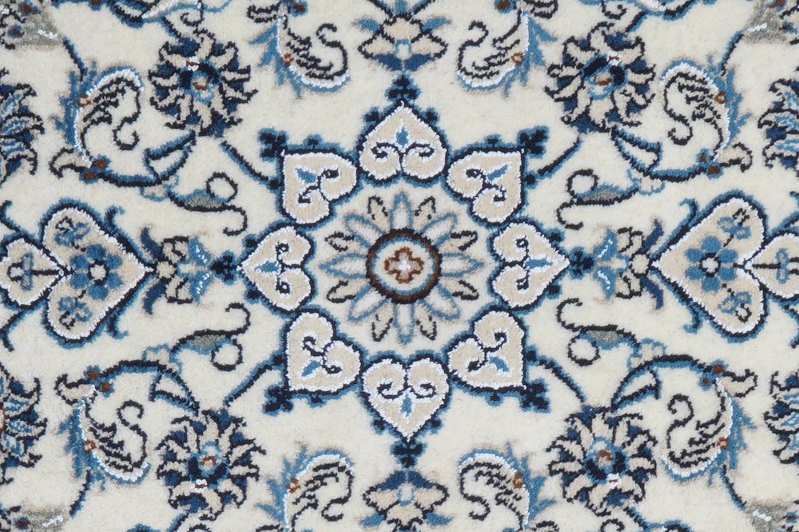 Nain 12La — Hand-knotted, 60x90 cm, Beige, 100% Virgin Wool | View 8