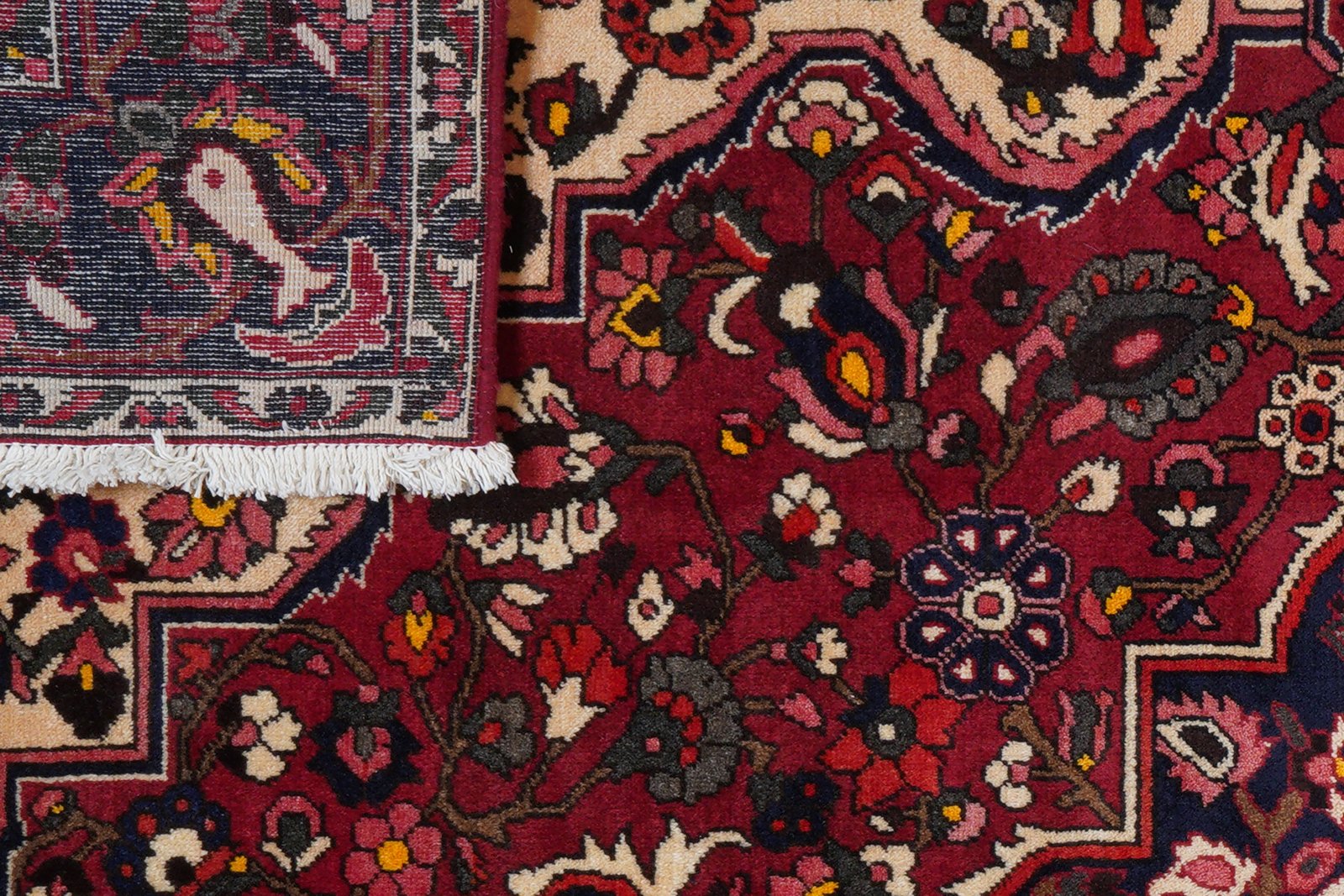 Bakhtiar — Hand-knotted, 211x305 cm, Red, 100% Virgin Wool | View 8