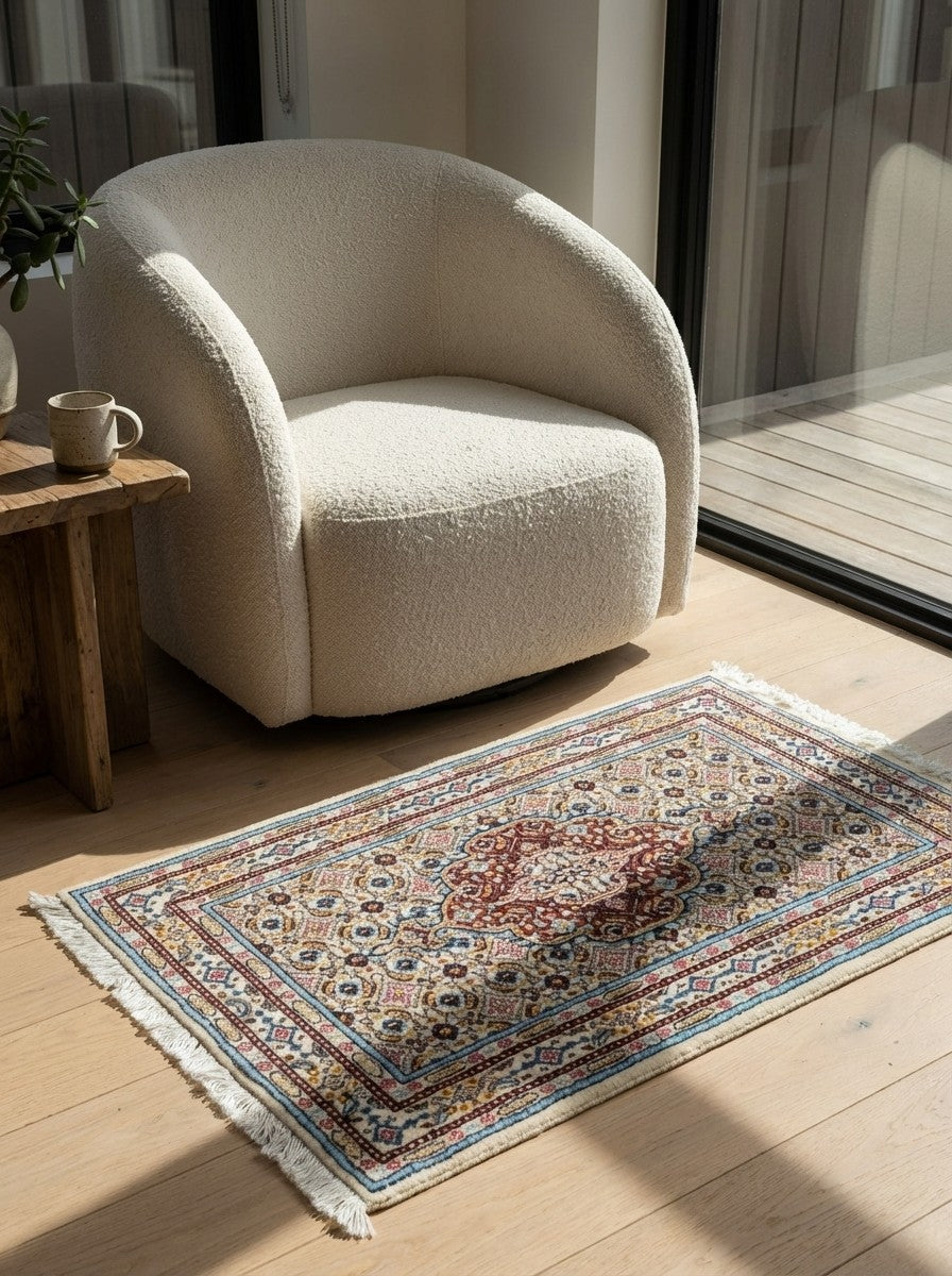 Moud Mahi — Hand-knotted, 61x88 cm, Beige, 100% Virgin Wool | Detail view