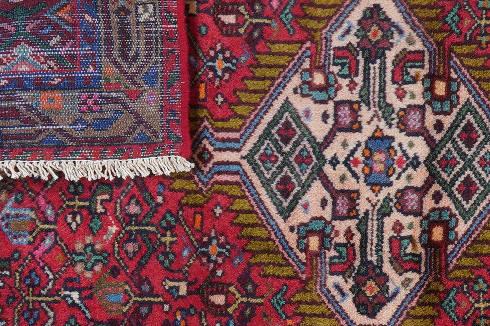 Assadabad — Hand-knotted, 76x124 cm, Red, 100% Virgin Wool | View 8