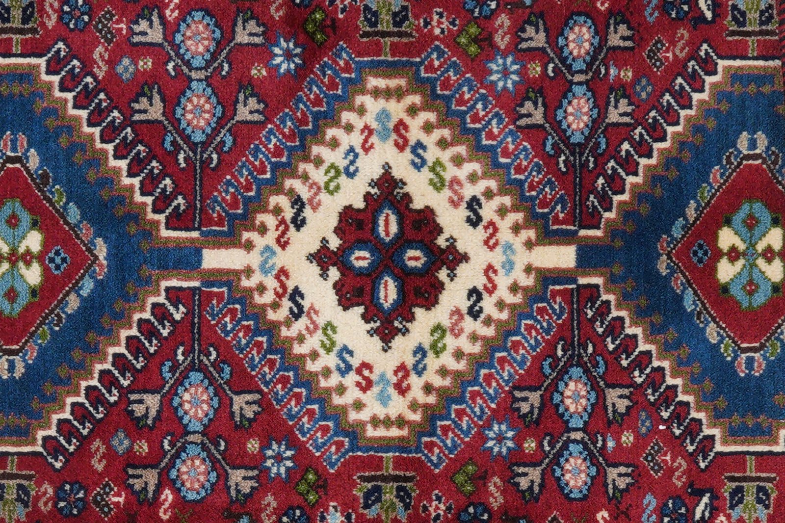 Yalameh — Hand-knotted, 101x152 cm, Red, 100% Virgin Wool | View 7