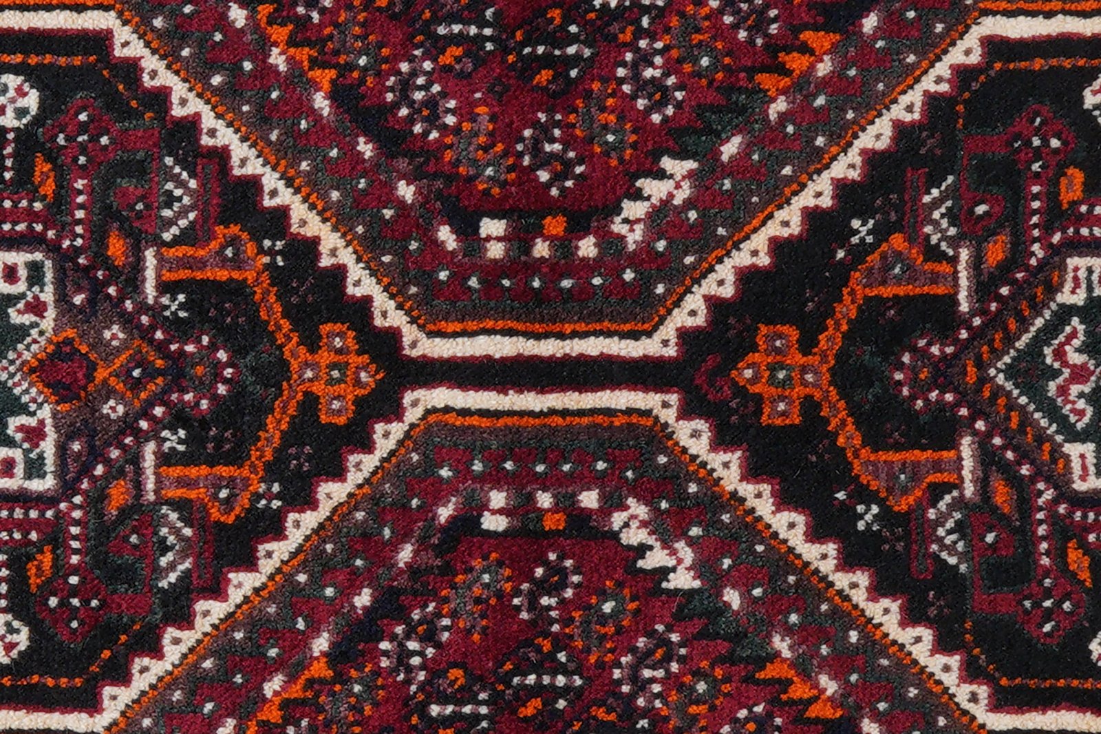Shiraz — Hand-knotted, 106x153 cm, Red, 100% Virgin Wool | View 7