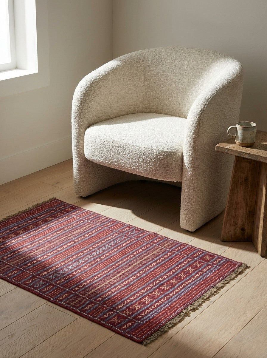 Kelim Kordi — Handmade, 83x120 cm, Red, 100% Virgin Wool | Detail view