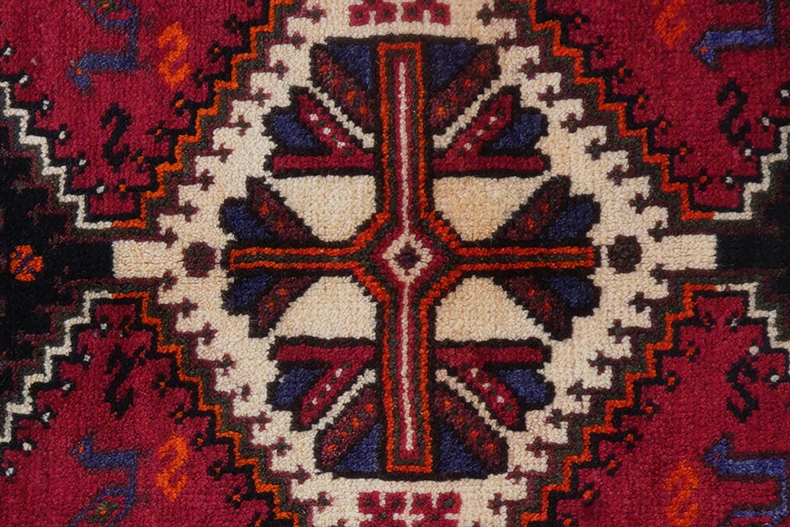 Gashgai — Hand-knotted, 113x168 cm, Red, 100% Virgin Wool | View 7