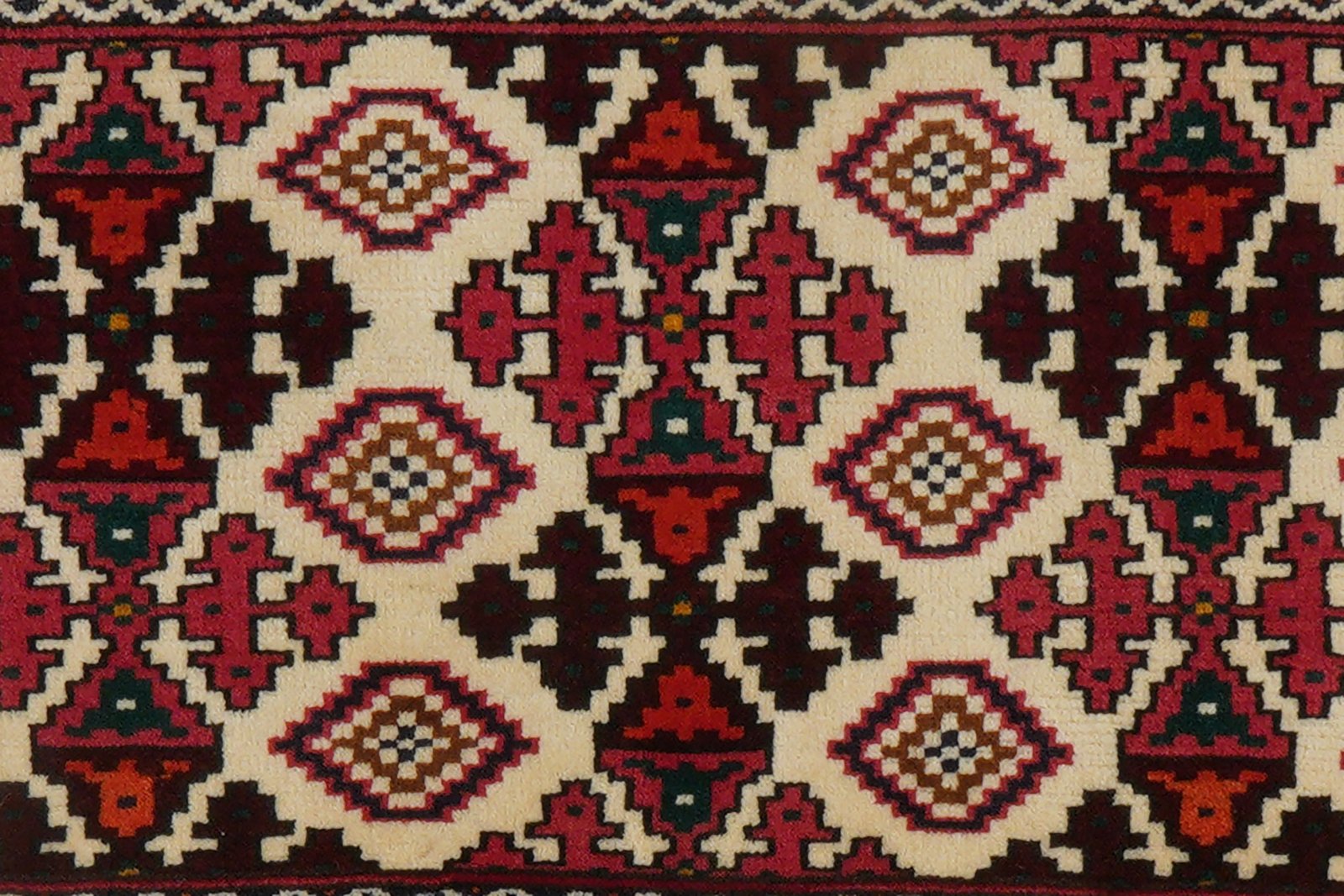 Belutch — Hand-knotted, 106x57 cm, Beige, 100% Virgin Wool | View 8
