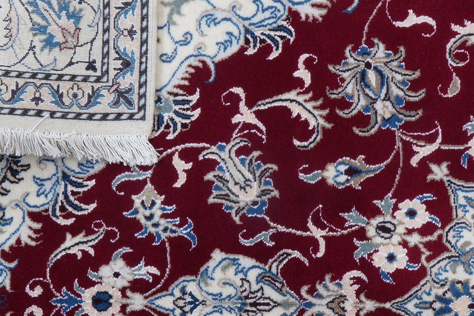 Nain 12La — Hand-knotted, 163x246 cm, Red, 100% Virgin Wool | View 8