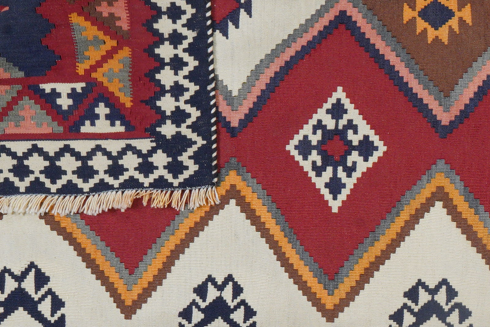 Kelim Gashgai Old — Handgefertigt, 246x159 cm, Bunt, 100% Virgin Wool | View 8