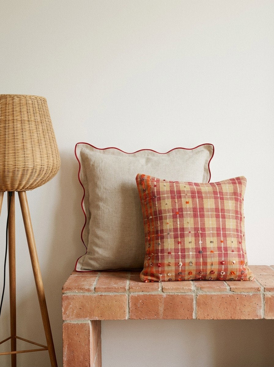 Kelim Kissen — Handgefertigt, 65x65 cm, Bunt, 100% Virgin Wool | Detail view