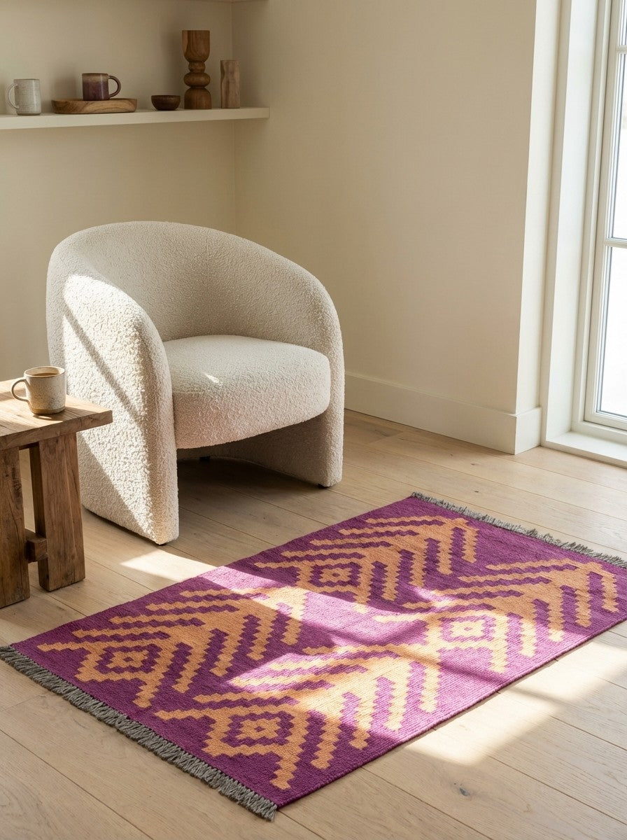 Kelim Gashgai — Handmade, 62x93 cm, Violett, 100% Virgin Wool | Detail view