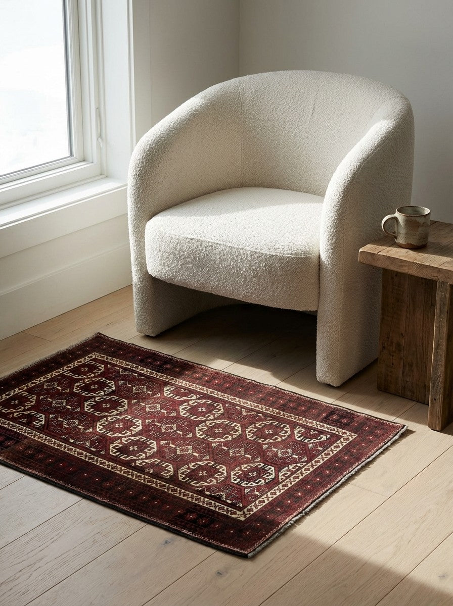 Heritage — Hand-knotted, 93x178 cm, Brown, 100% Virgin Wool | Detail view