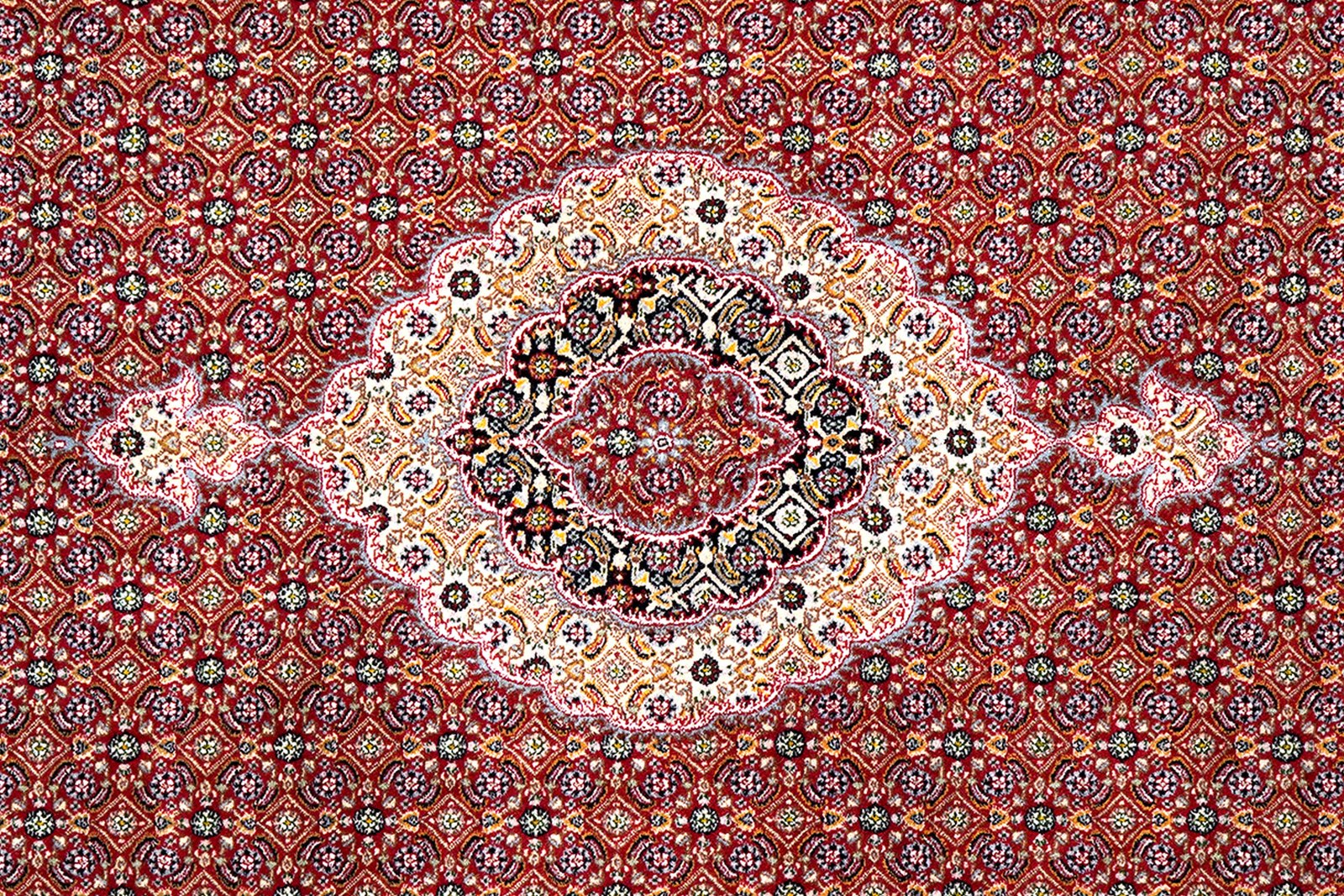 Moud Mahi — Hand-knotted, 164x234 cm, Red, 100% Virgin Wool | View 6