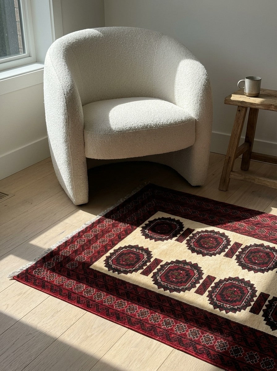 Belutch — Hand-knotted, 95x174 cm, Beige, 100% Virgin Wool | Detail view