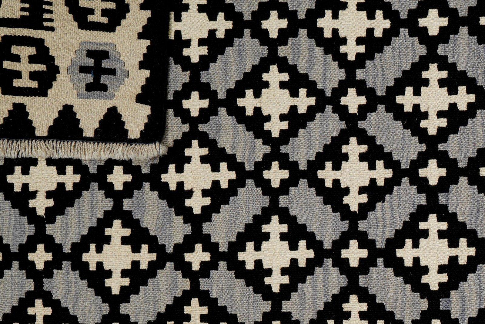 Kelim Gashgai — Handmade, 124x177 cm, Black, 100% Virgin Wool | View 6