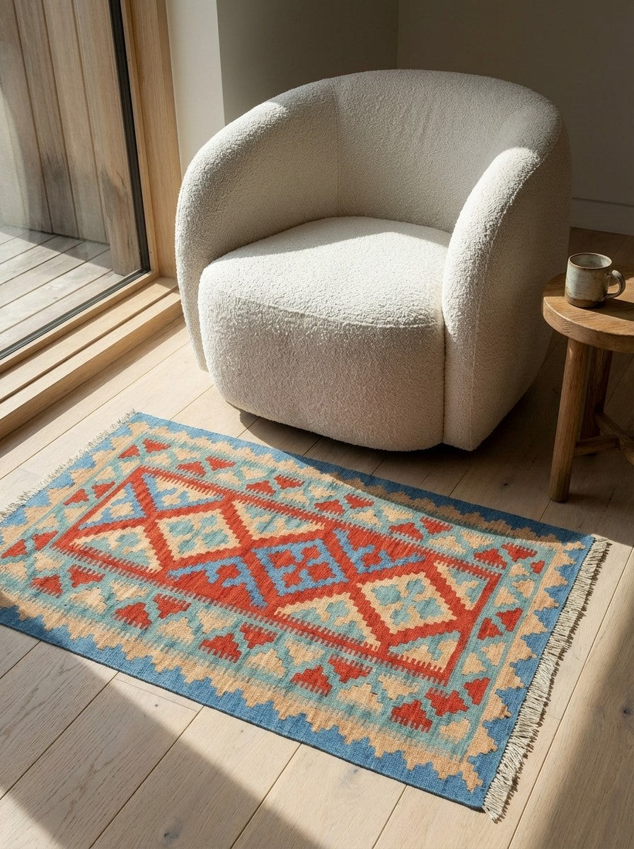 Kelim Gashgai — Handmade, 80x127 cm, Red, 100% Virgin Wool | Detail view