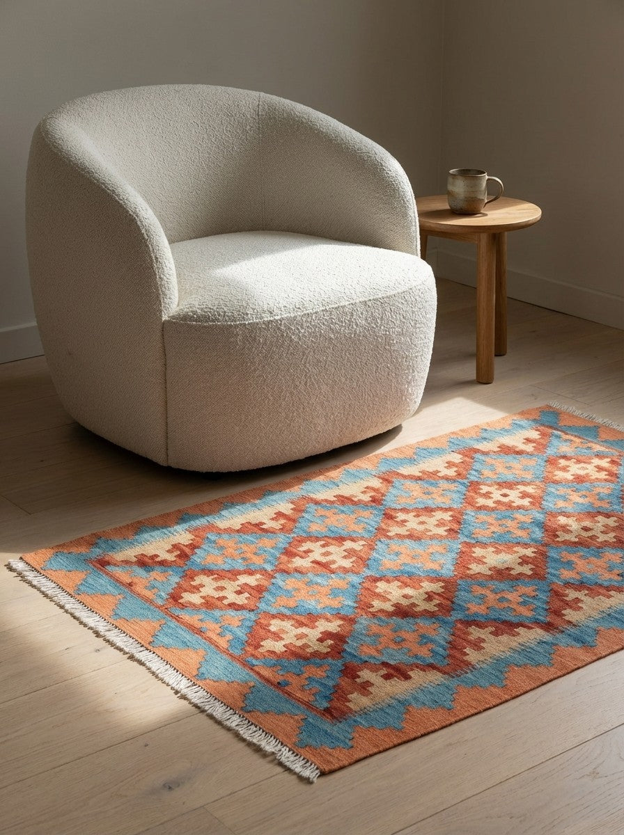 Kelim Gashgai — Handmade, 81x121 cm, Red, 100% Virgin Wool | Detail view