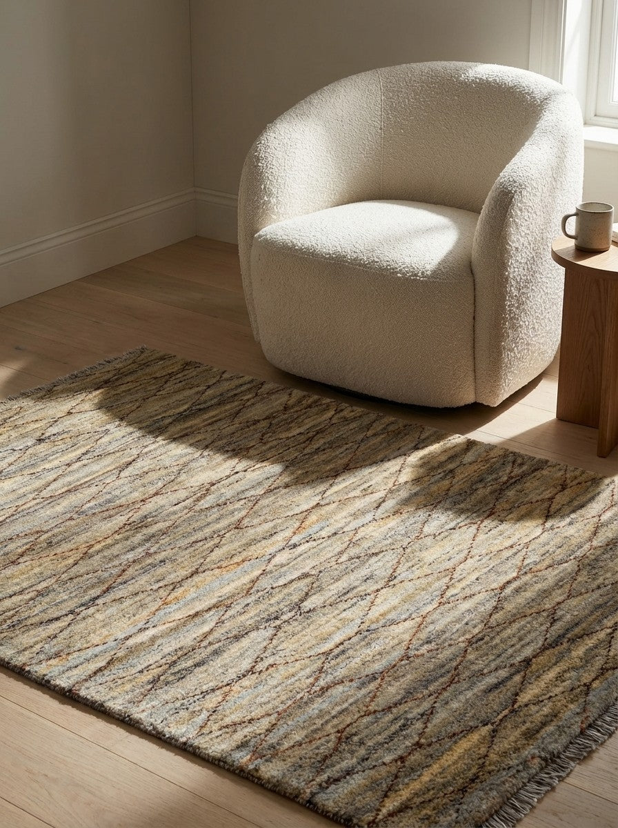 Gabbeh Basi — Hand-knotted, 103x139 cm, Brown, 100% Virgin Wool | Detail view