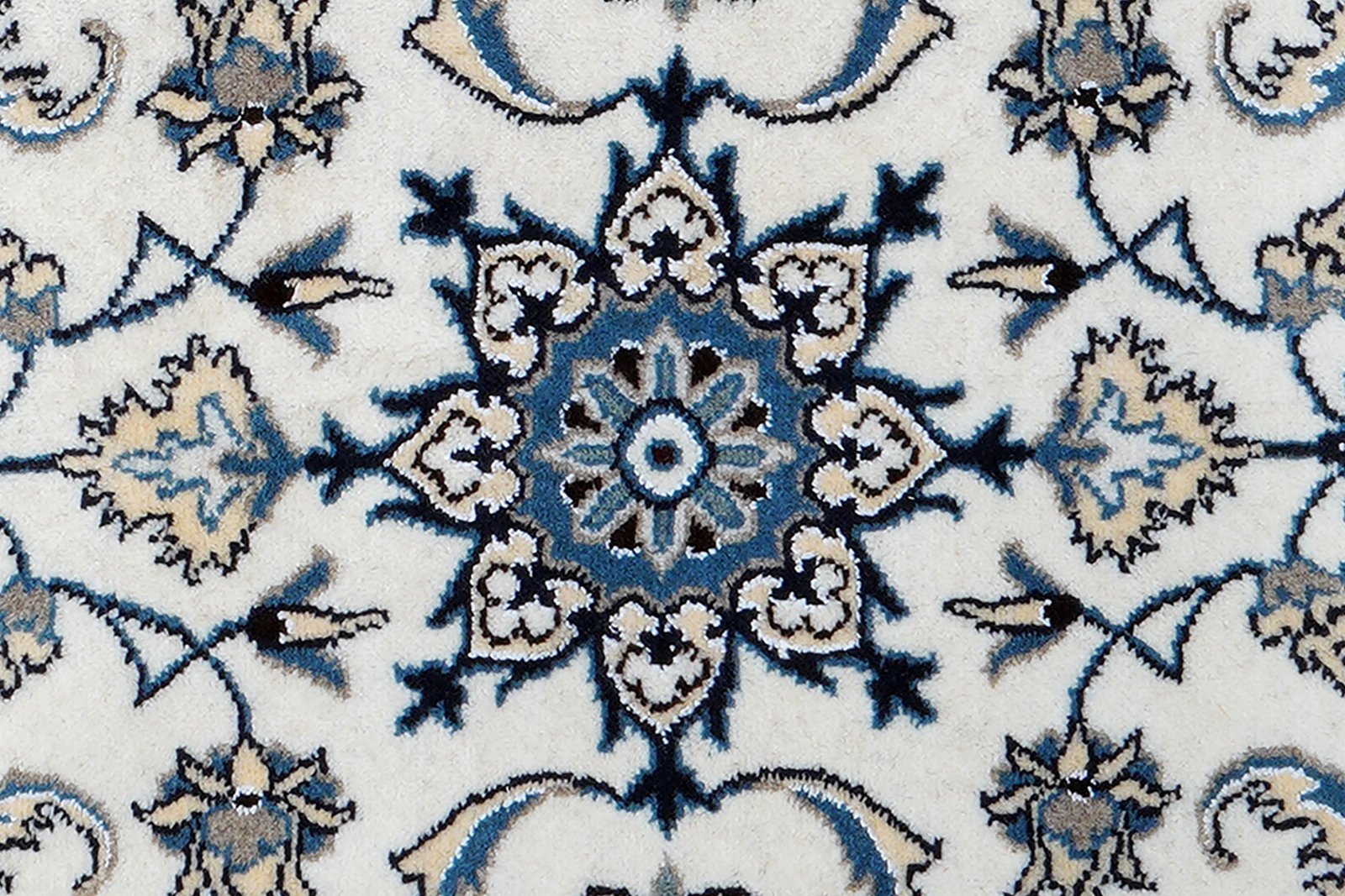 Nain 12La — Hand-knotted, 71x135 cm, Beige, 100% Virgin Wool | View 6