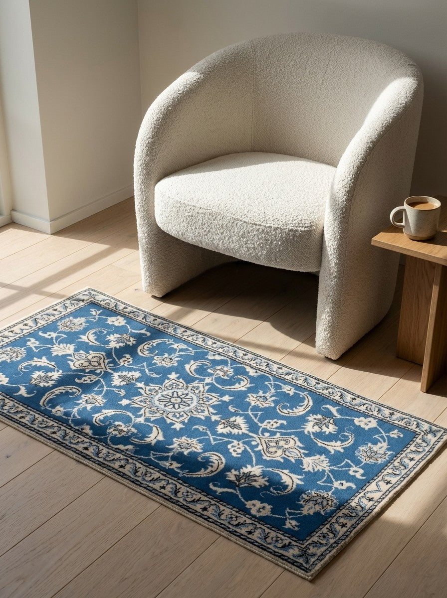 Nain 12La — Hand-knotted, 70x139 cm, Blue, 100% Virgin Wool | Detail view