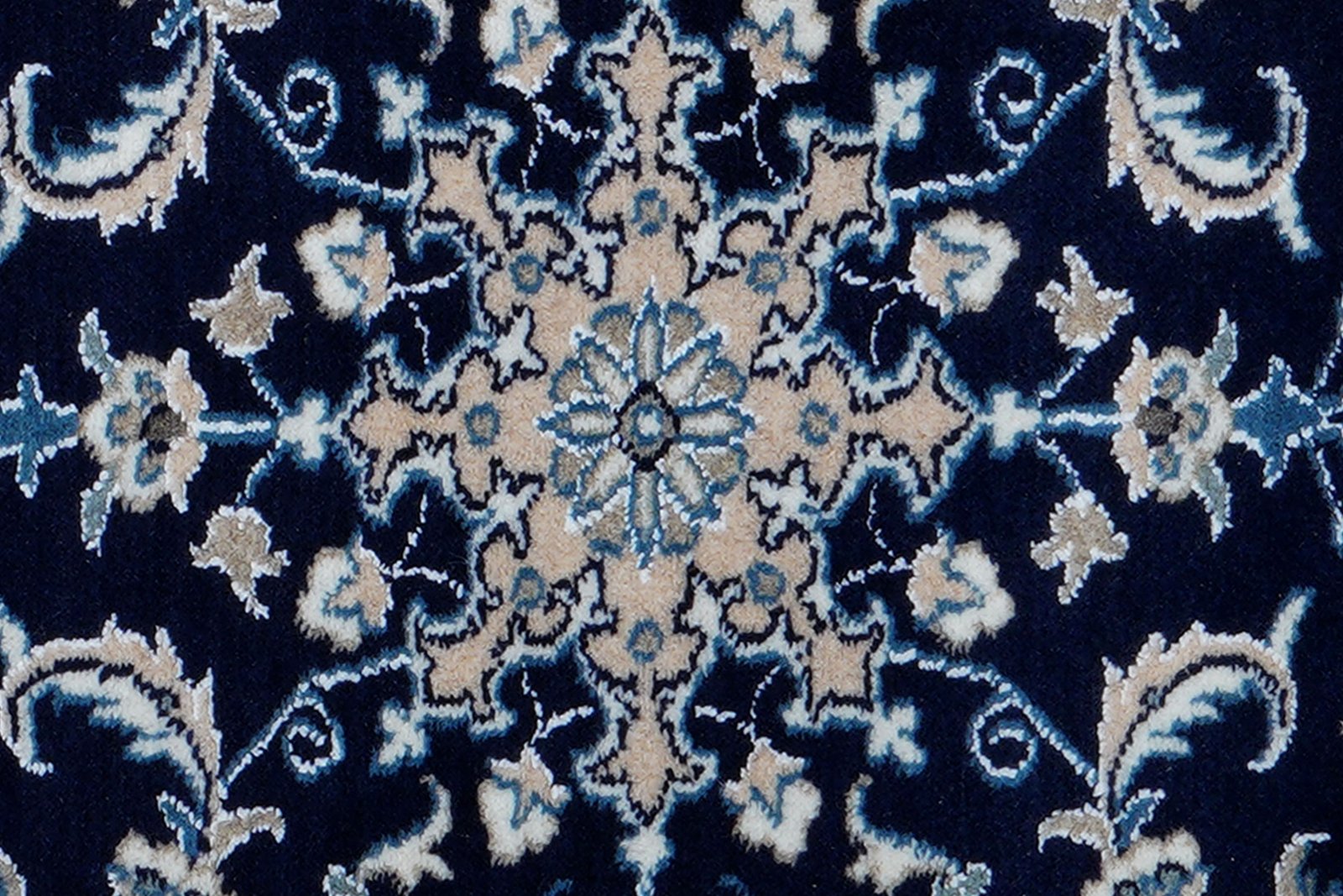 Nain 12La — Hand-knotted, 61x89 cm, Blue, 100% Virgin Wool | View 6