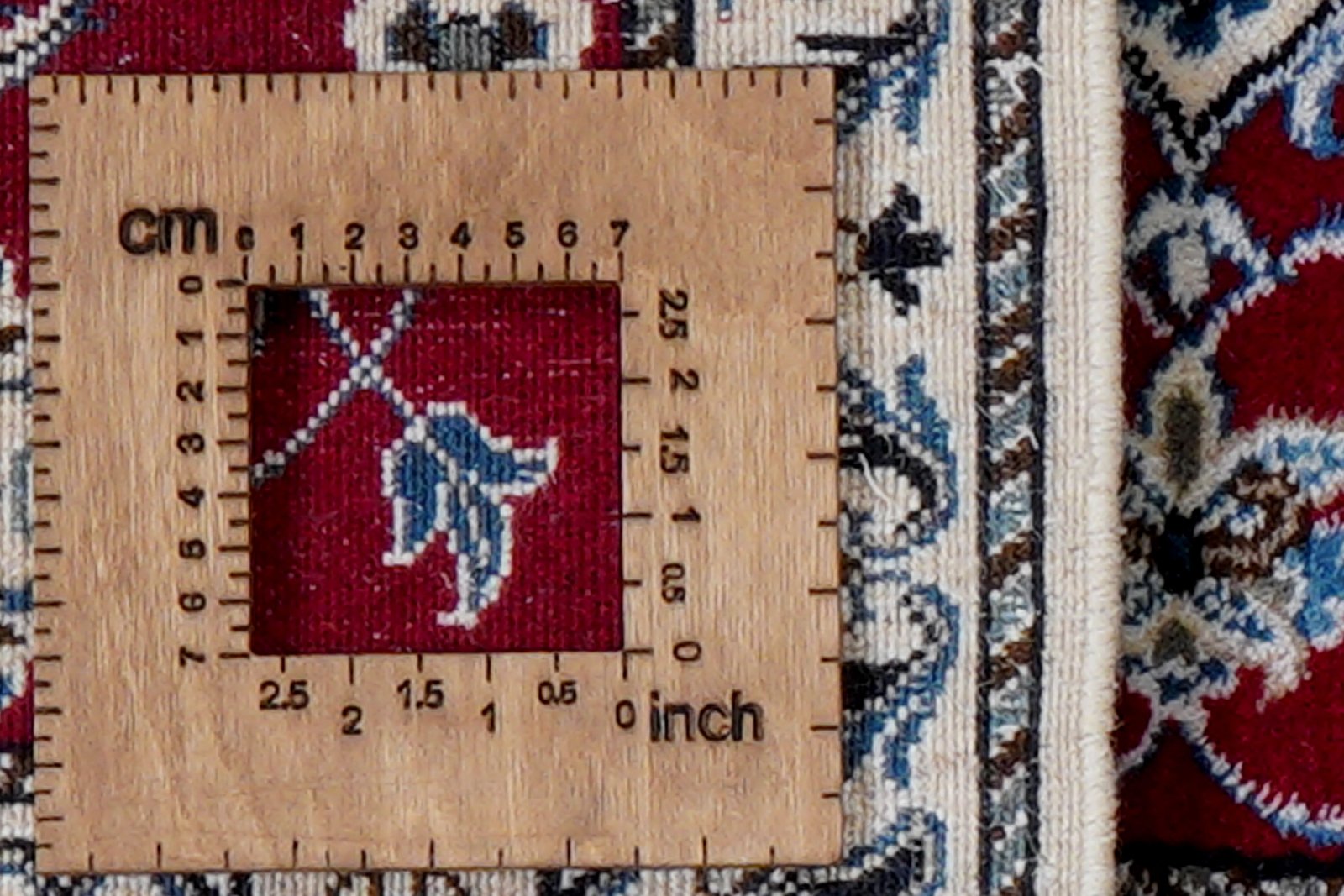 Nain 12La — Hand-knotted, 69x138 cm, Red, 100% Virgin Wool | View 8
