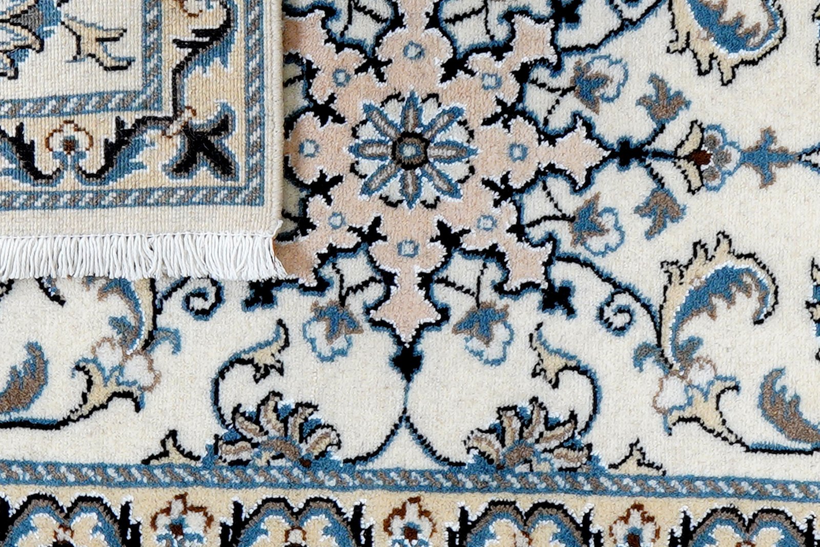 Nain 12La — Hand-knotted, 55x82 cm, Beige, 100% Virgin Wool | View 7