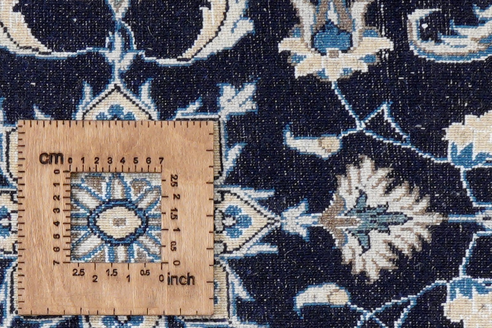 Nain 12La — Hand-knotted, 67x144 cm, Blue, 100% Virgin Wool | View 8