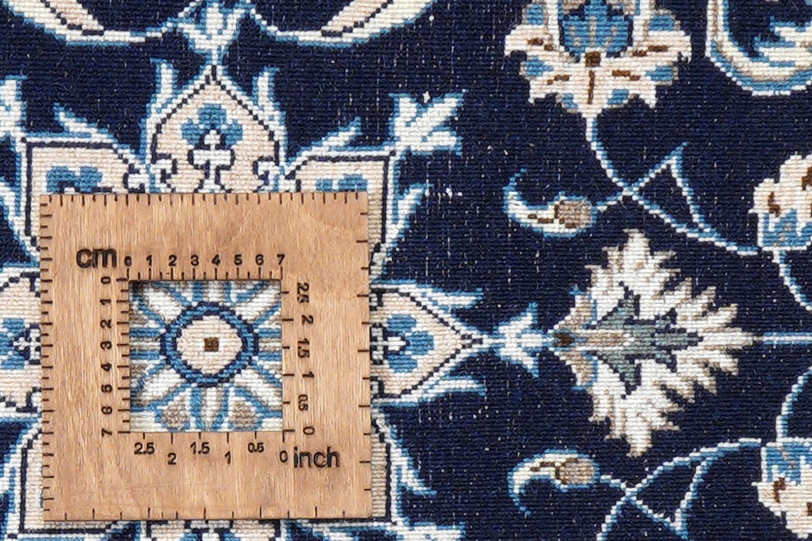 Nain 12La — Hand-knotted, 70x142 cm, Blue, 100% Virgin Wool | View 8