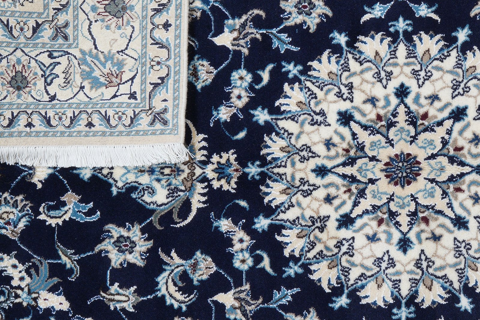Nain 12La — Hand-knotted, 164x239 cm, Blue, 100% Virgin Wool | View 7