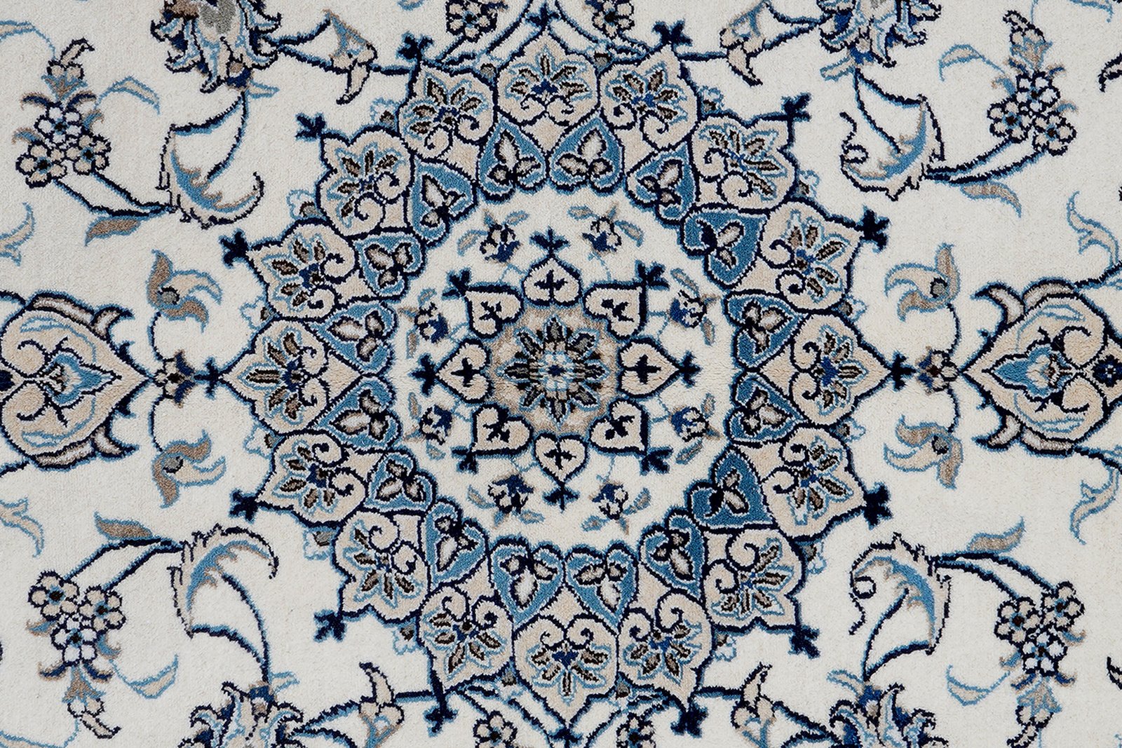 Nain 12La — Hand-knotted, 195x240 cm, Beige, 100% Virgin Wool | View 6