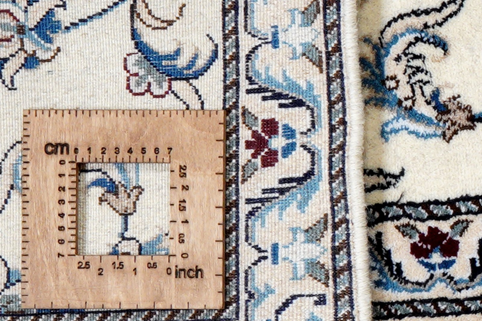 Nain 12La — Hand-knotted, 78x286 cm, Beige, 100% Virgin Wool | View 8