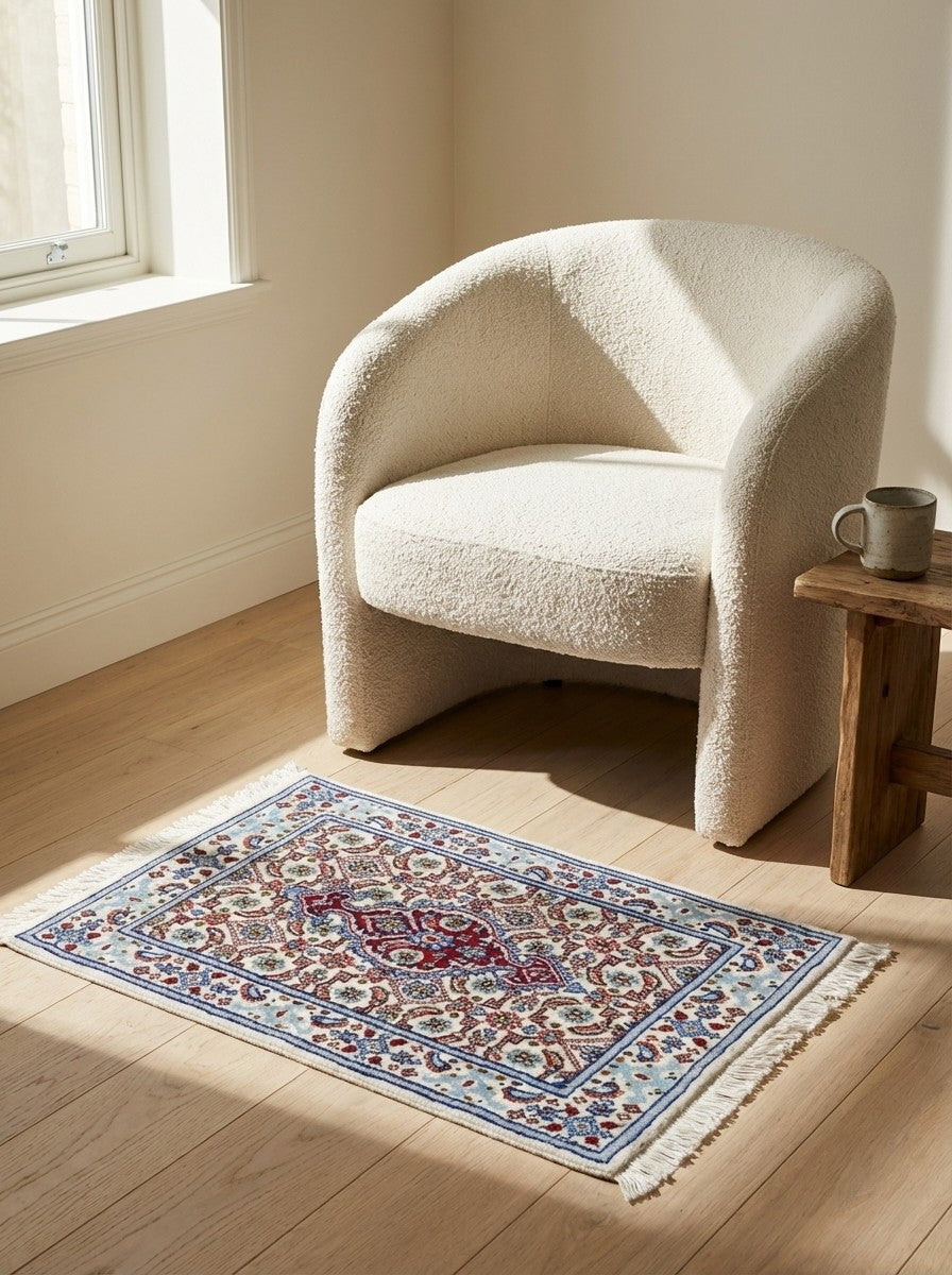 Moud Mahi — Hand-knotted, 36x59 cm, Beige, 100% Virgin Wool | Detail view