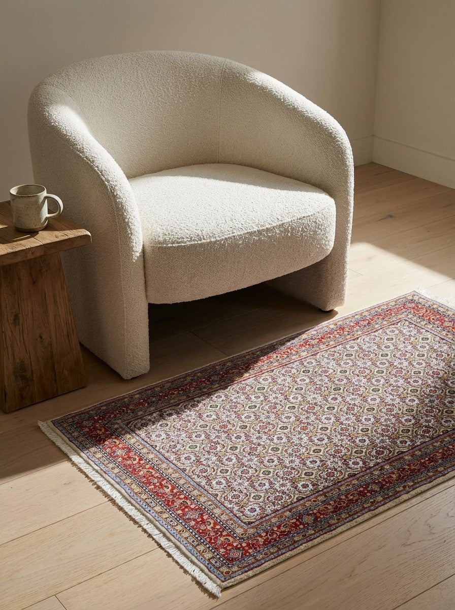 Moud Mahi — Hand-knotted, 97x148 cm, Beige, 100% Virgin Wool | Detail view