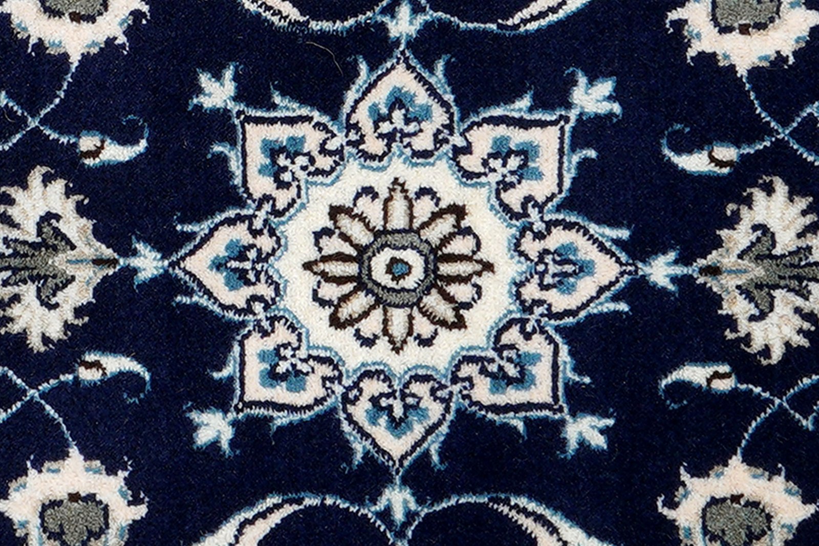 Nain 12La — Hand-knotted, 68x140 cm, Blue, 100% Virgin Wool | View 6