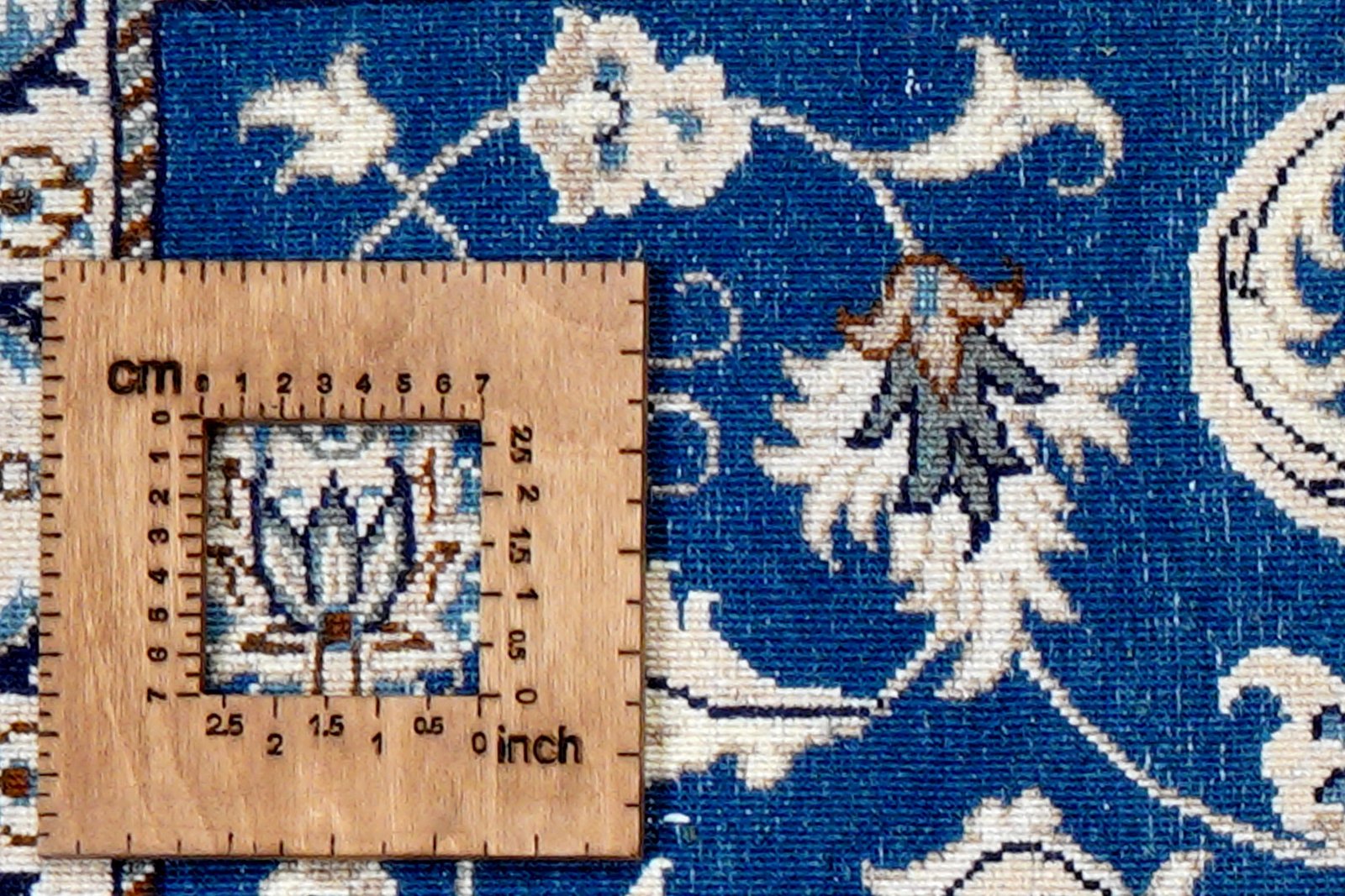 Nain 12La — Hand-knotted, 72x136 cm, Blue, 100% Virgin Wool | View 8