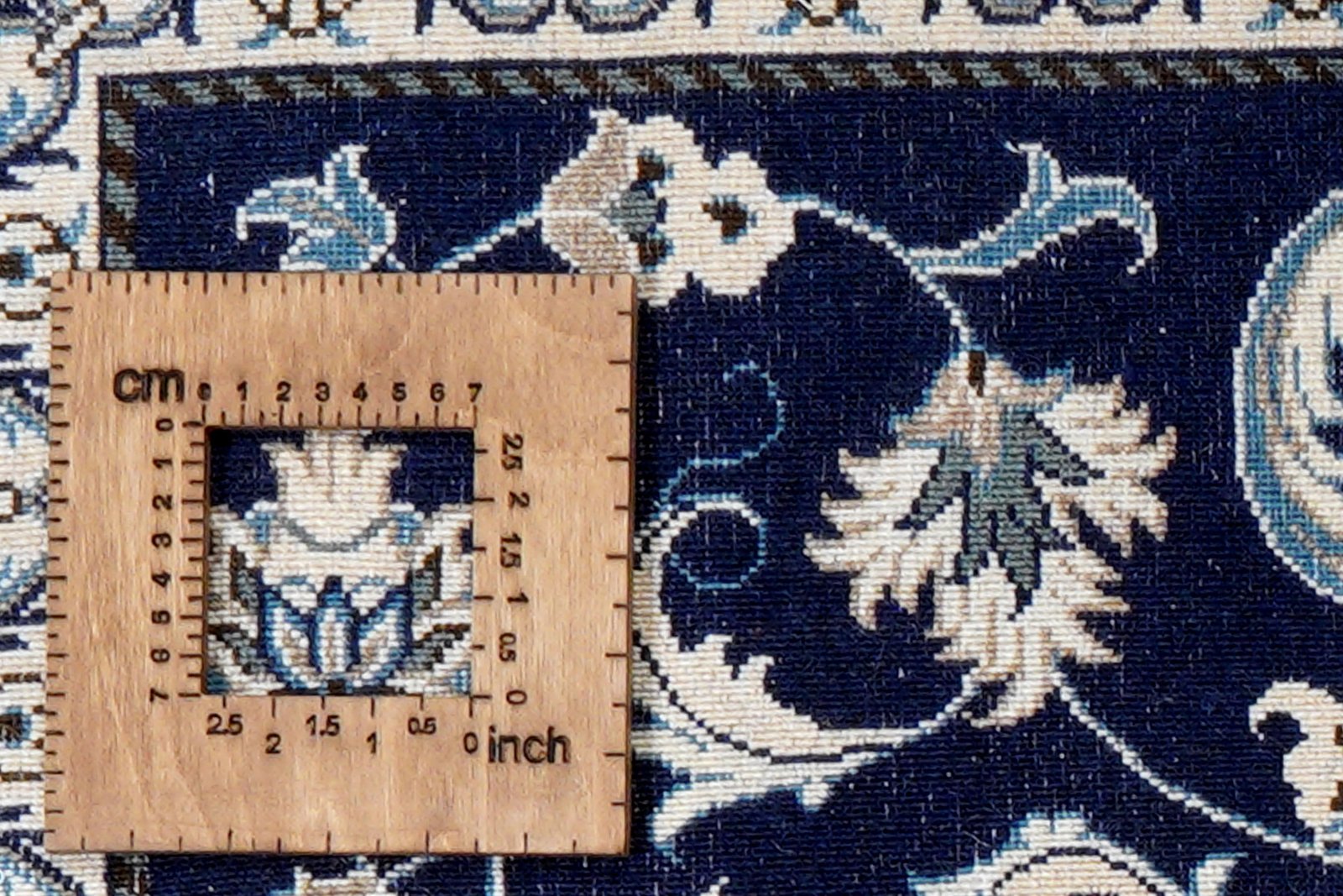 Nain 12La — Hand-knotted, 66x132 cm, Blue, 100% Virgin Wool | View 8
