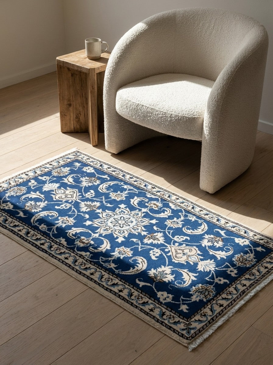 Nain 12La — Hand-knotted, 71x139 cm, Blue, 100% Virgin Wool | Detail view