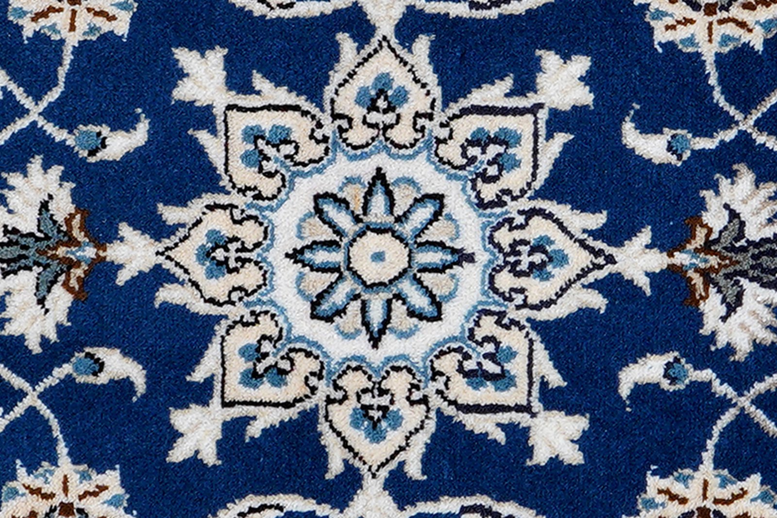 Nain 12La — Hand-knotted, 71x139 cm, Blue, 100% Virgin Wool | View 6