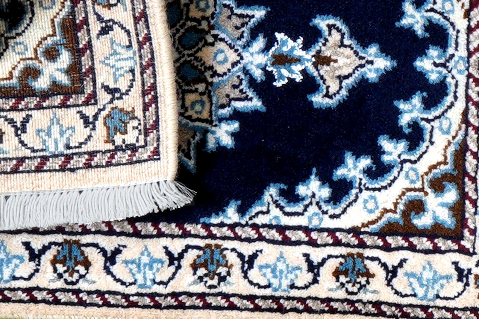 Nain 12La — Hand-knotted, 40x61 cm, Blue, 100% Virgin Wool | View 7