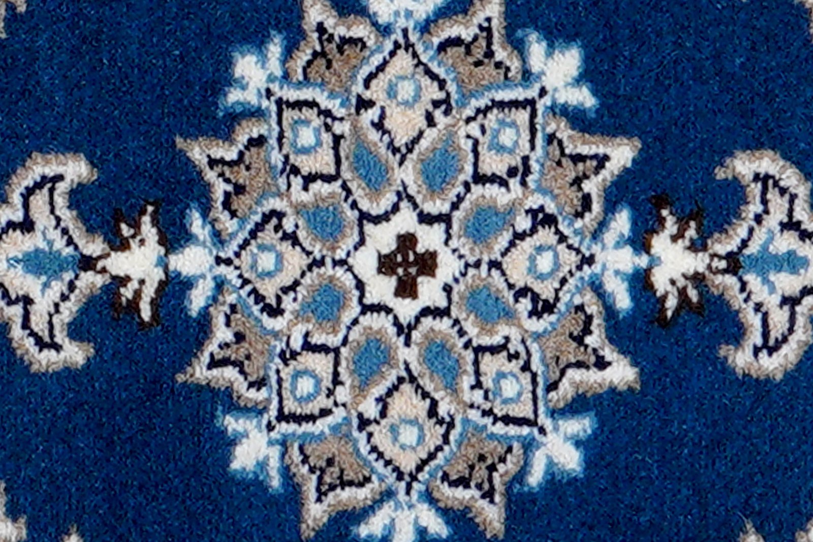 Nain 12La — Hand-knotted, 39x56 cm, Blue, 100% Virgin Wool | View 6