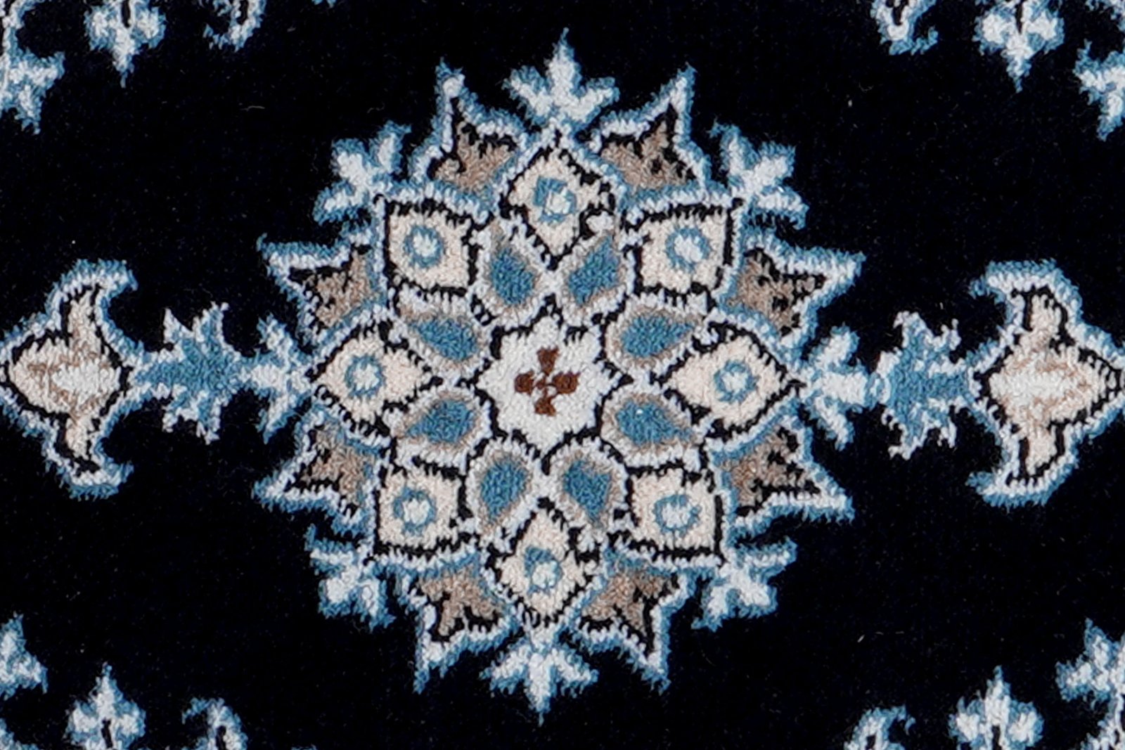 Nain 12La — Hand-knotted, 41x64 cm, Blue, 100% Virgin Wool | View 6