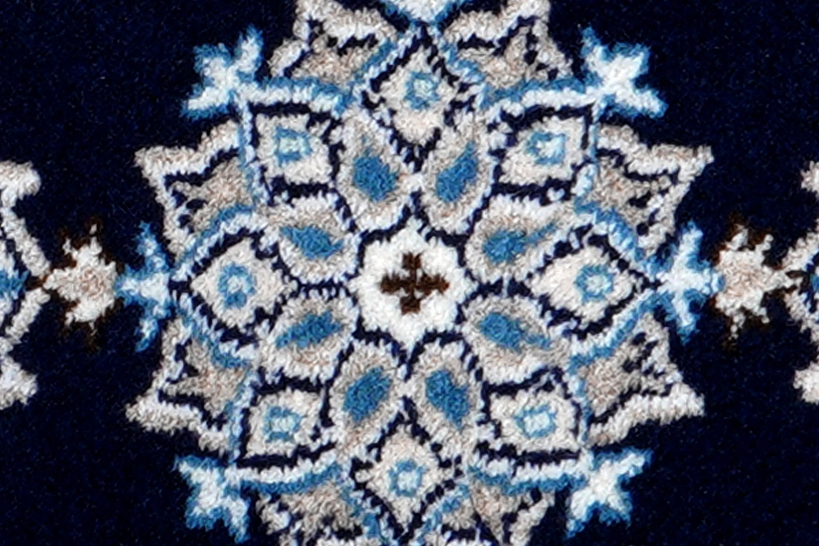 Nain 12La — Hand-knotted, 40x57 cm, Blue, 100% Virgin Wool | View 6