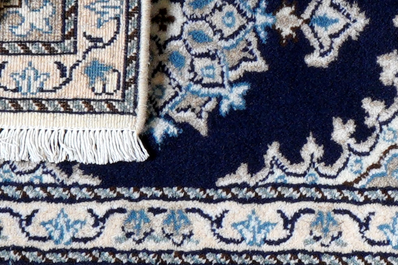 Nain 12La — Hand-knotted, 40x57 cm, Blue, 100% Virgin Wool | View 7