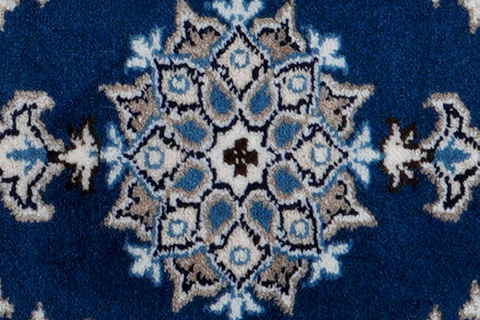 Nain 12La — Hand-knotted, 41x57 cm, Blue, 100% Virgin Wool | View 6