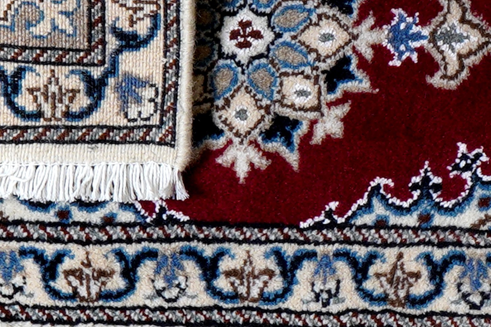 Nain 12La — Hand-knotted, 39x59 cm, Red, 100% Virgin Wool | View 7