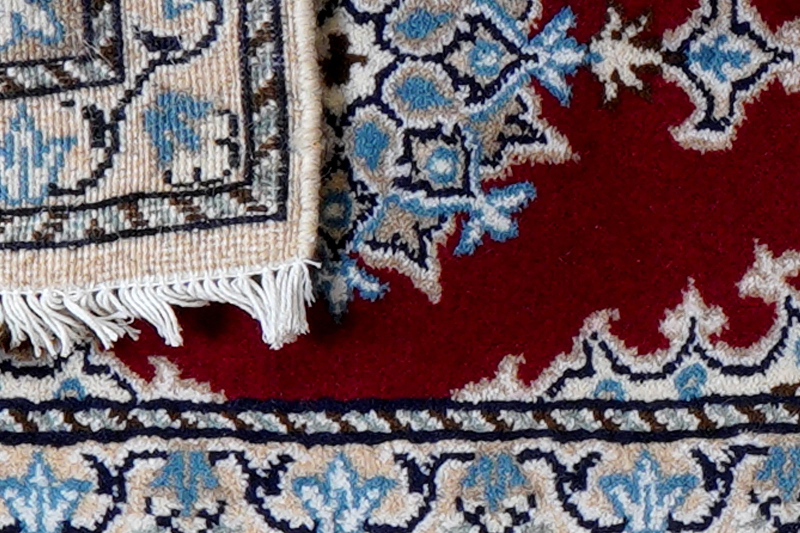 Nain 12La — Hand-knotted, 39x59 cm, Red, 100% Virgin Wool | View 7