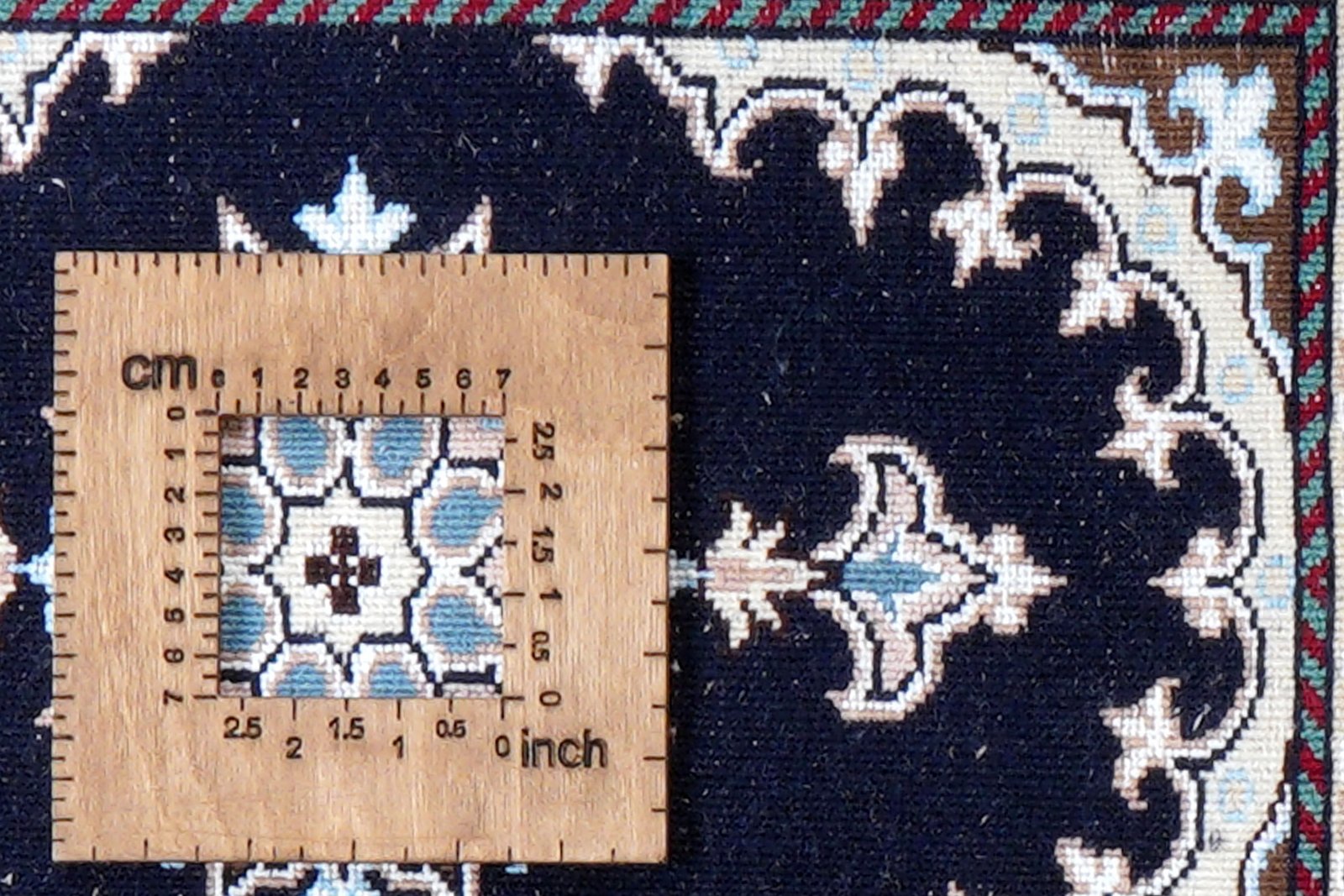 Nain 12La — Hand-knotted, 41x60 cm, Blue, 100% Virgin Wool | View 8