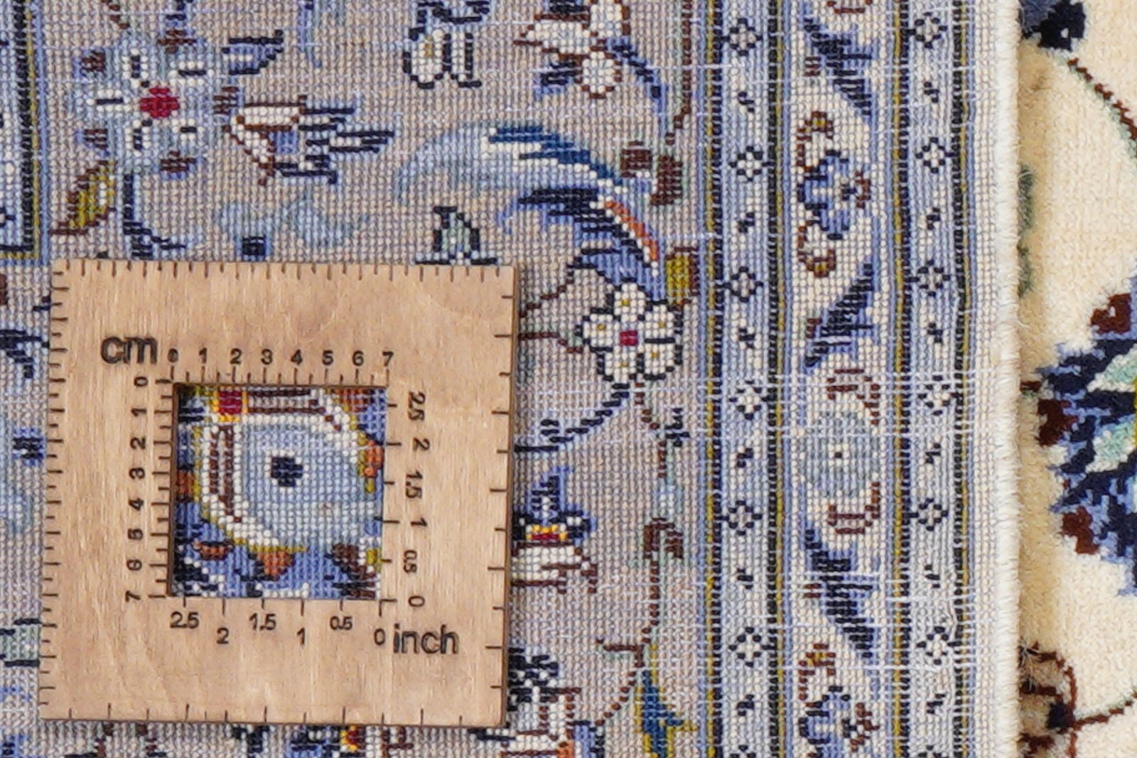 Kashan — Hand-knotted, 199x305 cm, Beige, 100% Virgin Wool | View 8