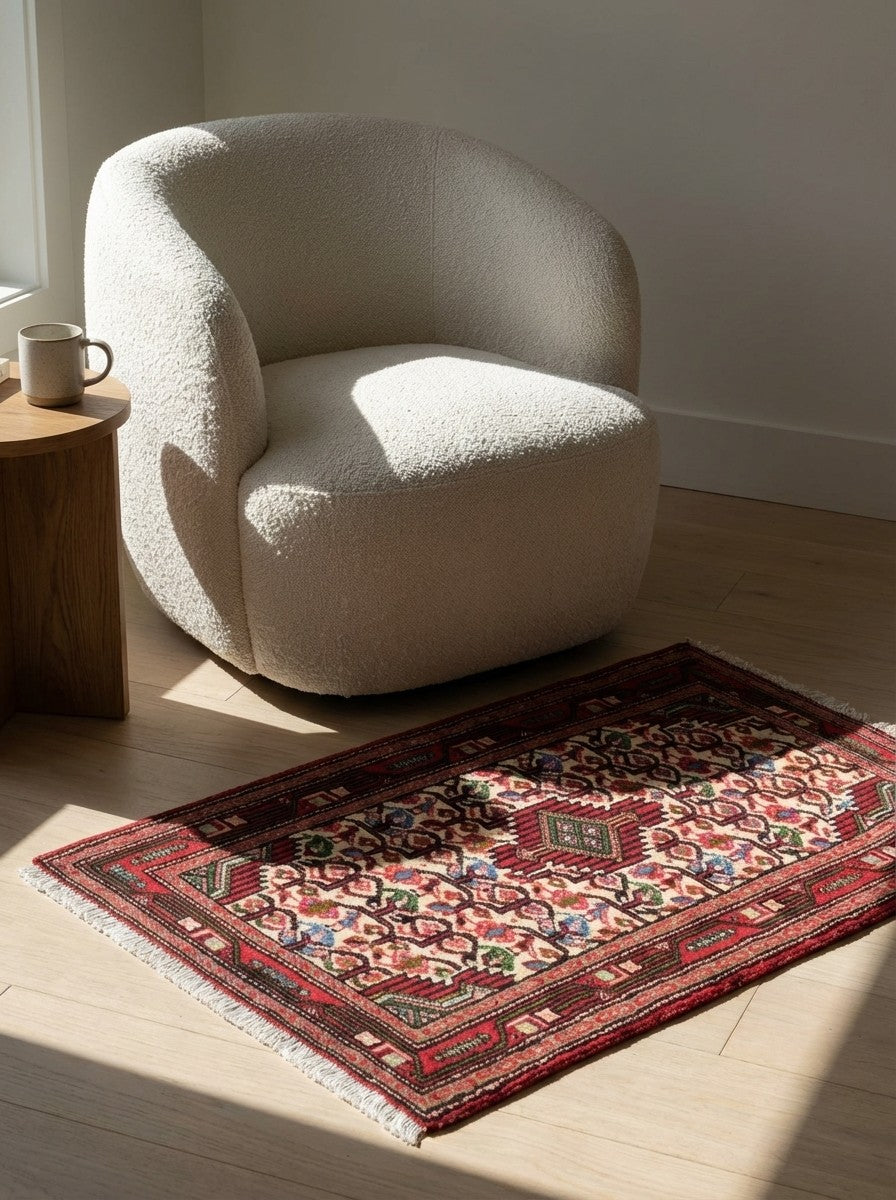 Assadabad — Hand-knotted, 60x96 cm, Beige, 100% Virgin Wool | Detail view
