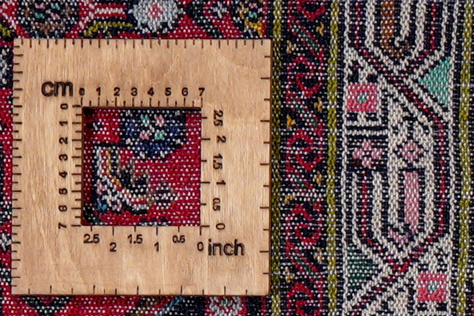 Assadabad — Hand-knotted, 84x200 cm, Red, 100% Virgin Wool | View 8