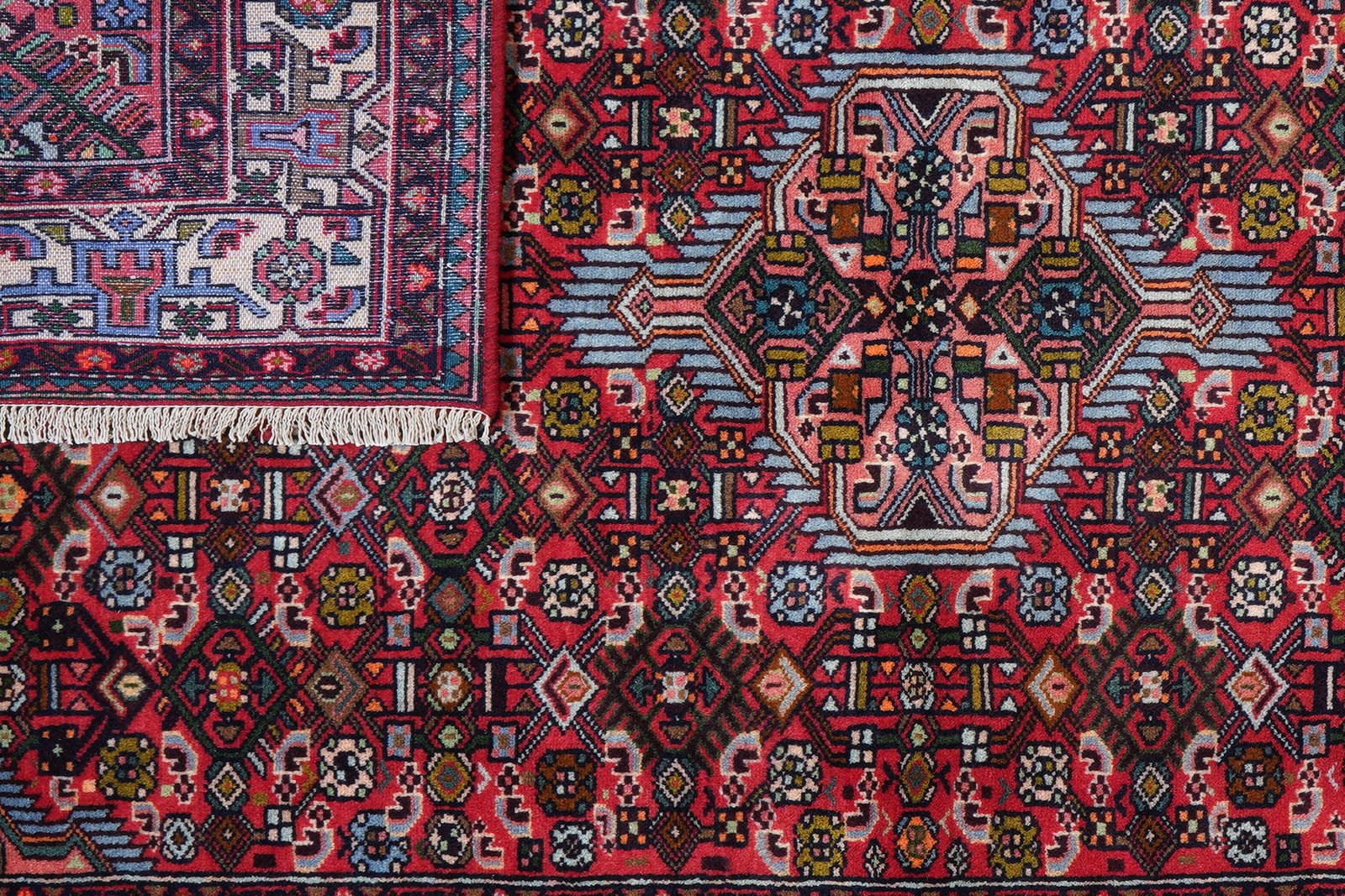 Assadabad — Hand-knotted, 127x200 cm, Red, 100% Virgin Wool | View 7